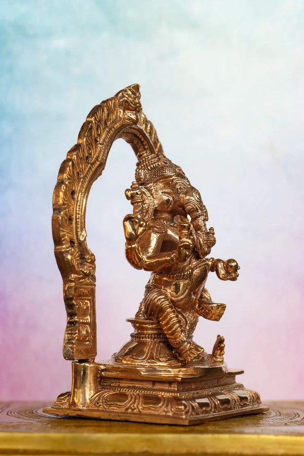 5″ Lord Ganesha Idol with Arch | Handcrafted Panchaloha dimensions