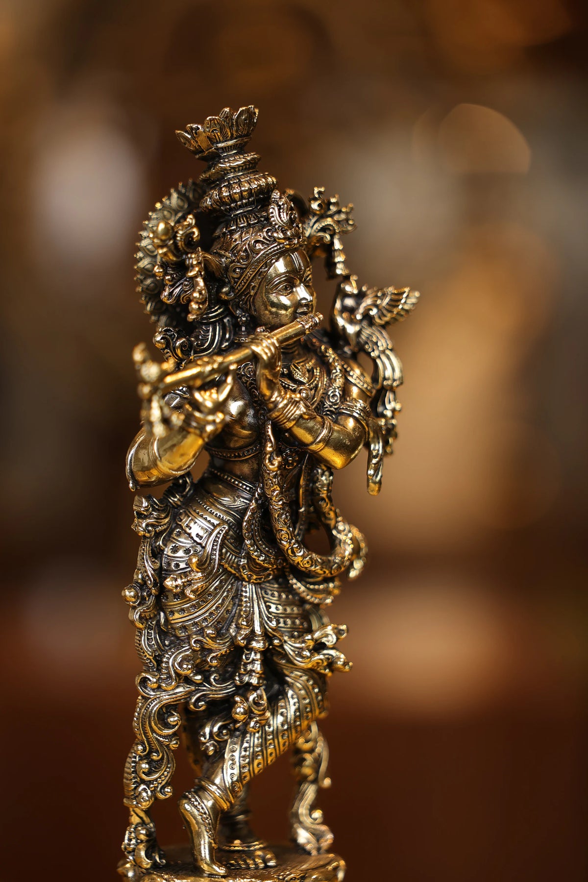 9″ Standing Krishna with Flute | Super Fine Brass | Polished Finish — view 3