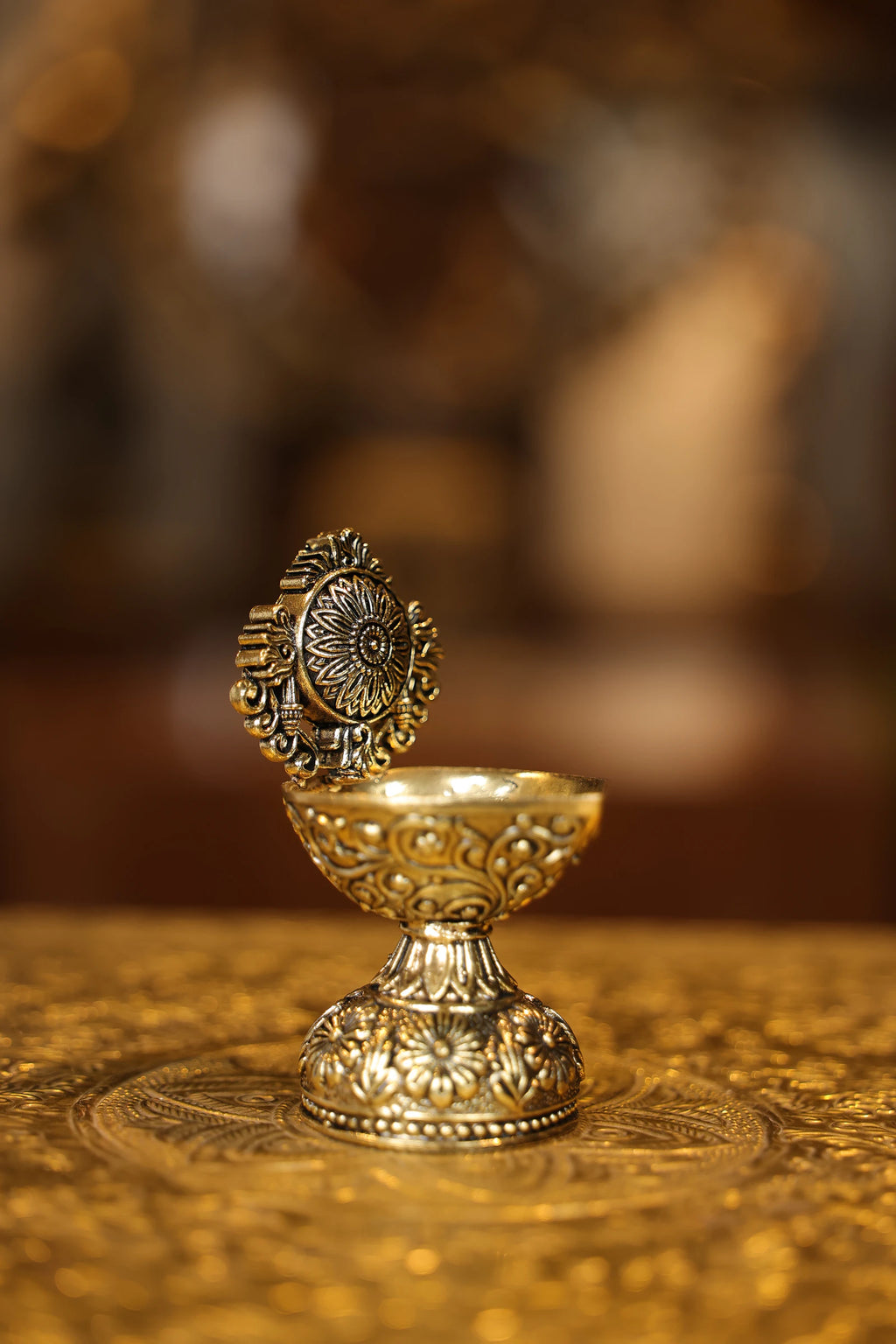 4″ Sangu Chakaram Lamp | Super Fine Brass | Polished Finish — view 7