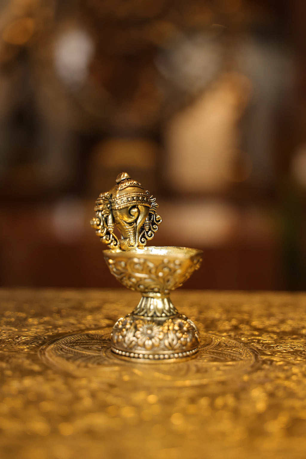 4″ Sangu Chakaram Lamp | Super Fine Brass | Polished Finish — view 10