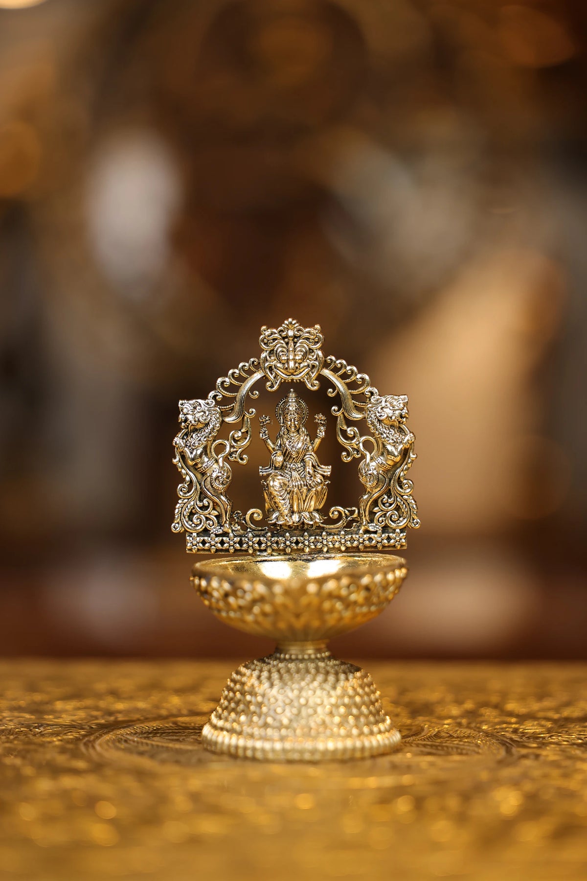 4.5″ Lakshmi with Yazhi Arch Lamp | Super Fine Brass | Polished Finish
