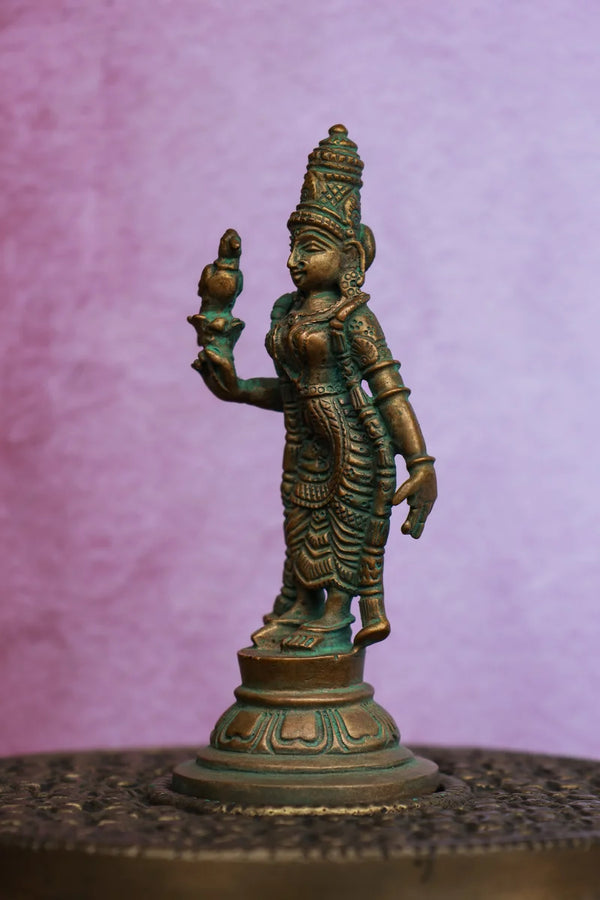 4″ Madurai Meenakshi Devi Idol | Handcrafted Panchaloha | Green Patina dimensions