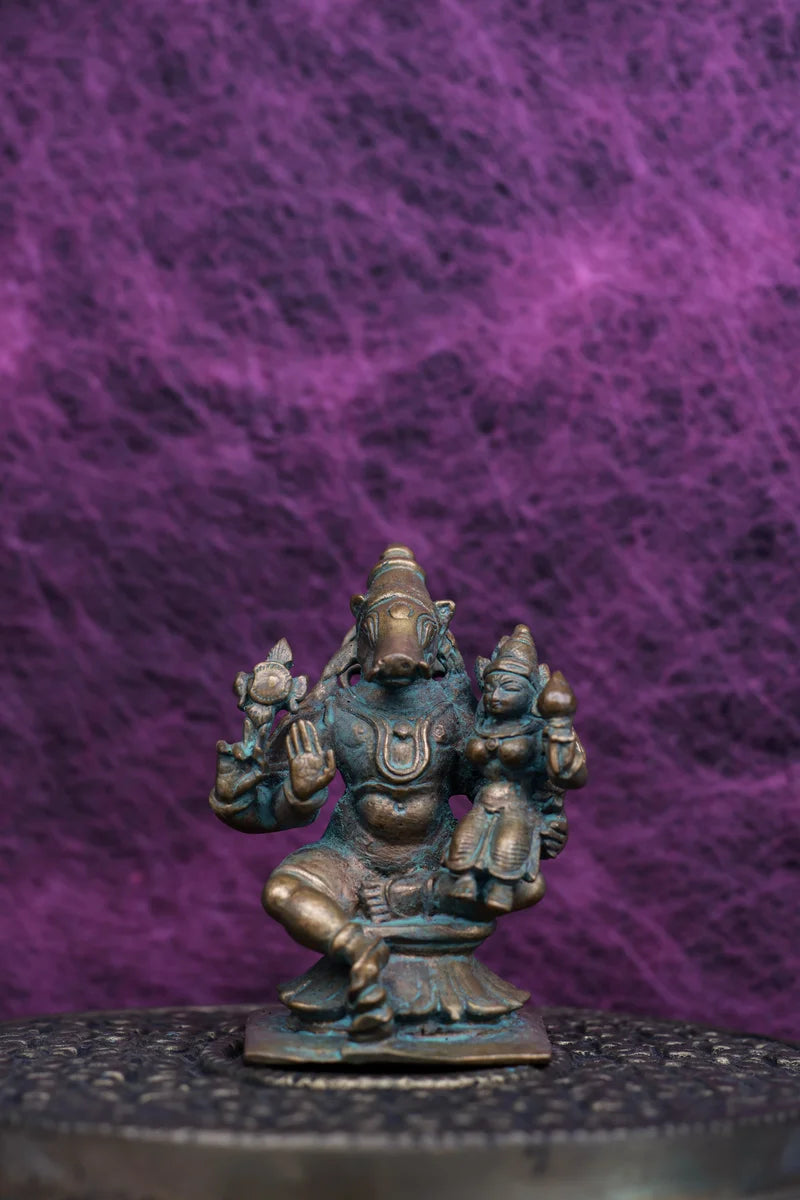 2.5″ Lakshmi Varagar Idol | Handcrafted Panchaloha | Green Patina