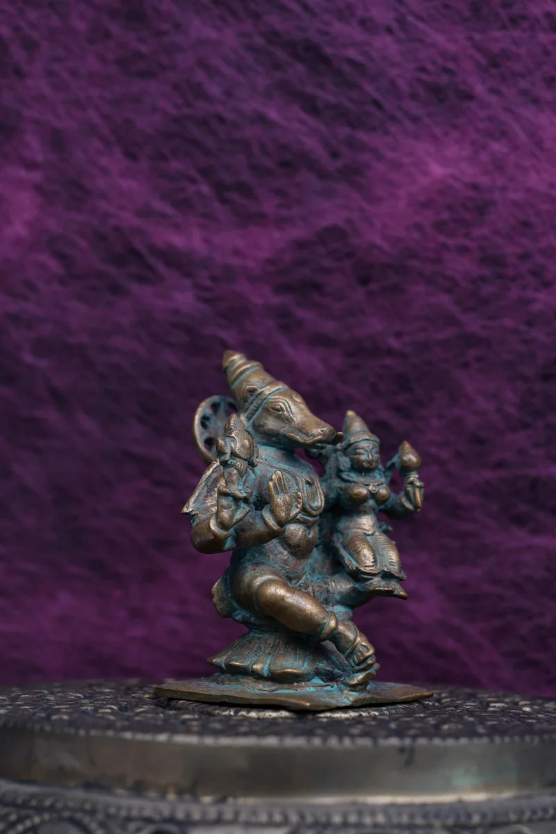 2.5″ Lakshmi Varagar Idol | Handcrafted Panchaloha | Green Patina